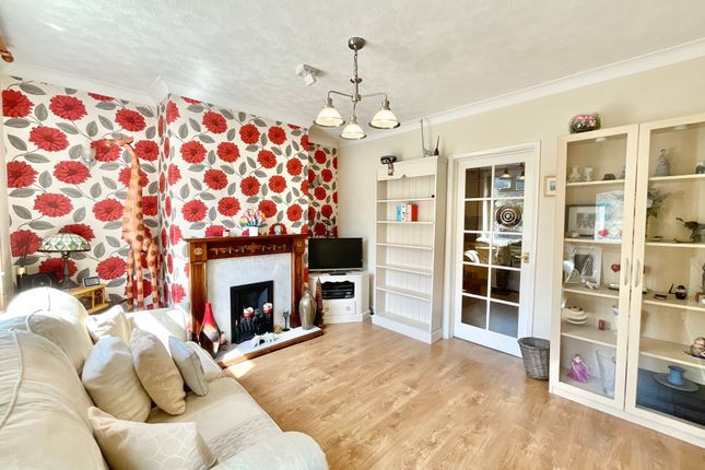 25 Longton Road, Stone photo 3