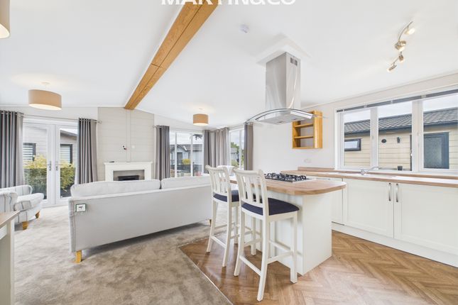 17, Thames Retreat, Staines photo 3