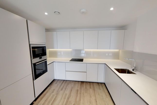 Flat to rent in Gaumont Place, Streatham Hill, London