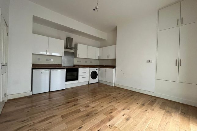Flat for sale in Claude Place, Roath, Cardiff
