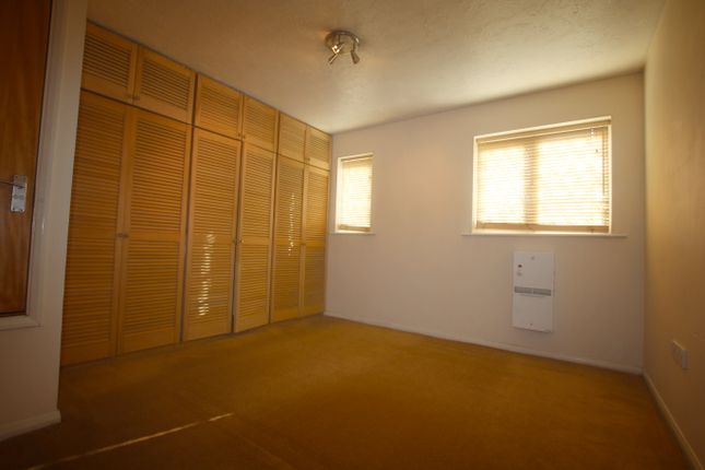 27, Ingleside, Colnbrook photo 4