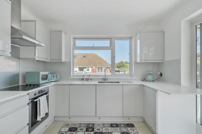 14, Norbury Drive, West Sussex photo 2