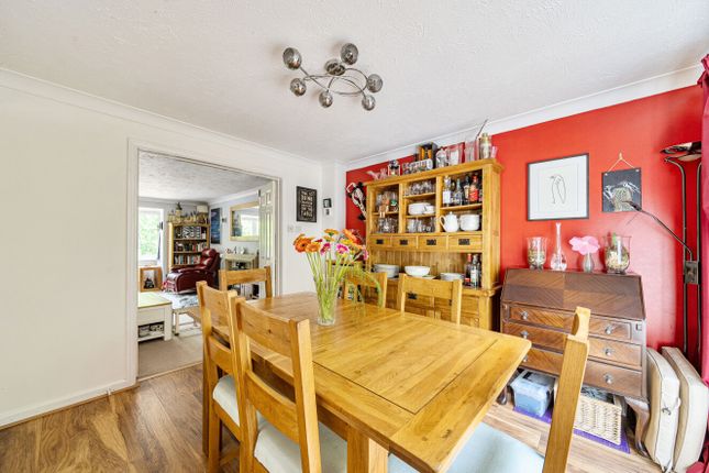 2, Finch Way, Reading photo 3