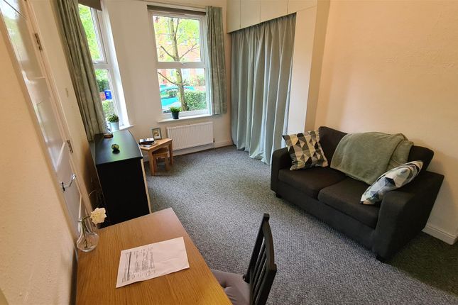 Flat 1, 5, Chatham Grove, Manchester photo 2