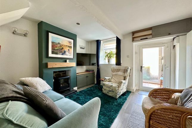 23, Silk Hill, High Peak photo 2