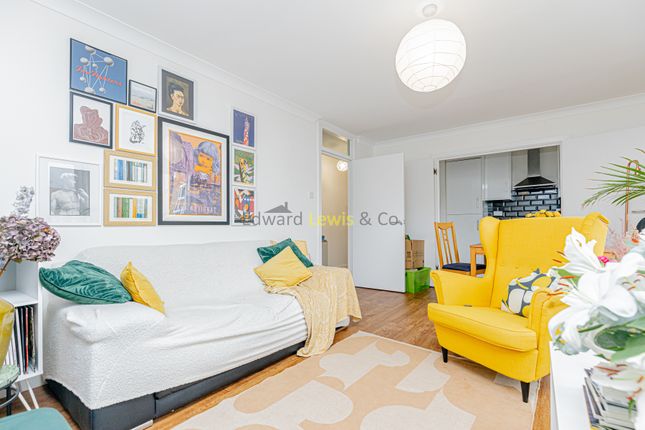 19, Fuller Close, London photo 3