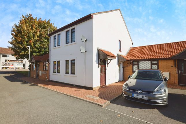 1-bed flat on 3, Cherry Tree Court, Calne, £80,000