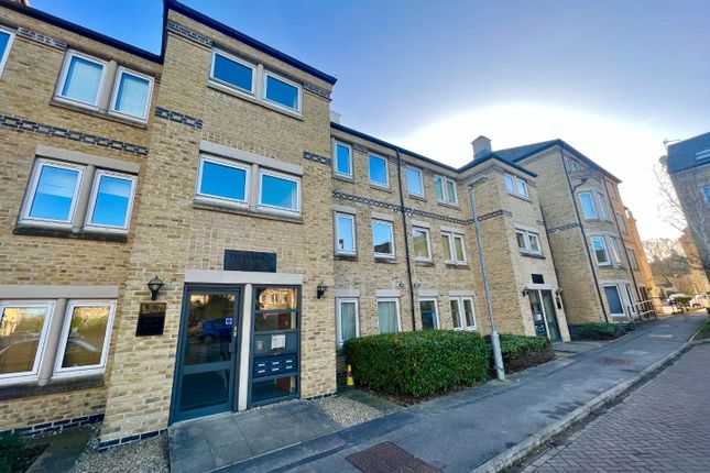 Flat to rent in Vesta House, Olympian Court, York