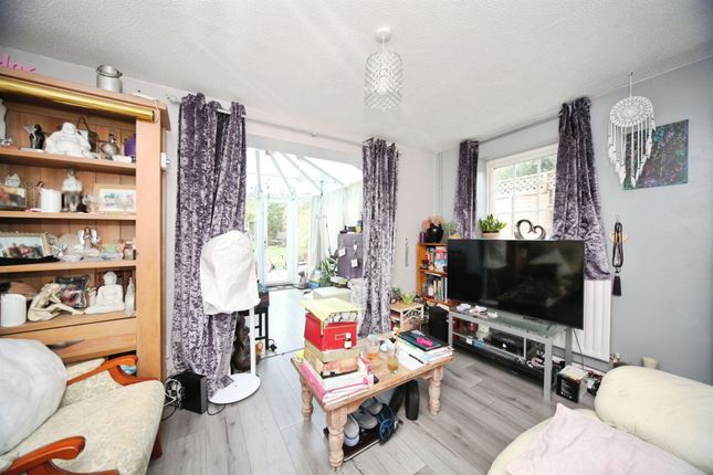 Buzzard Road, Luton photo 4