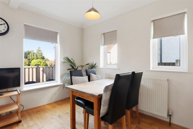 14, Walgrove Road, Chesterfield photo 4