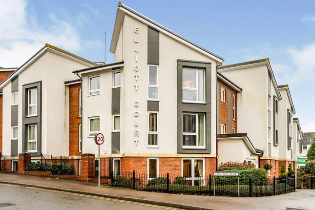 Thumbnail Flat for sale in Elliott Court, High Street North, Dunstable
