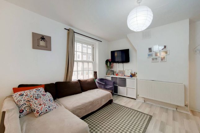 Flat for sale in Vauxhall Street, Vauxhall, London