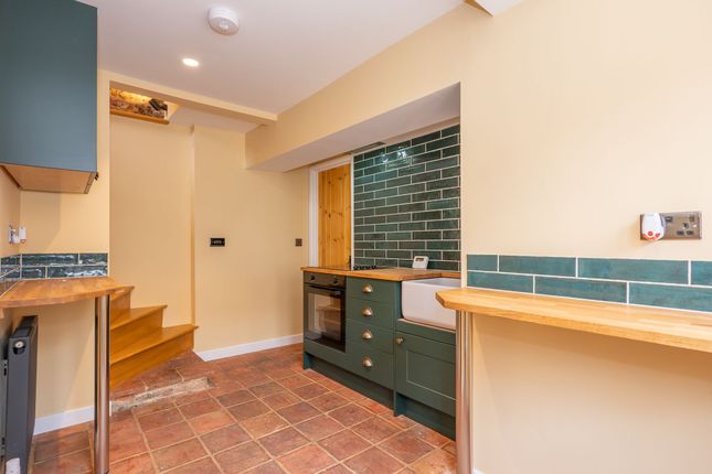 1 Weston Square, Holt photo 4