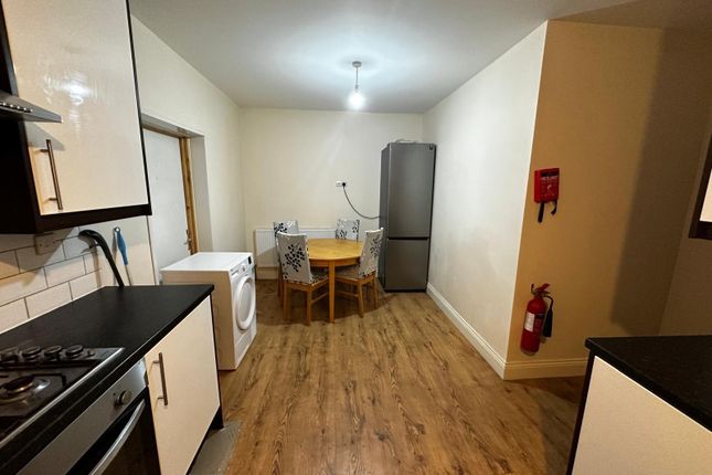 85, Bulstrode Avenue, Hounslow photo 4