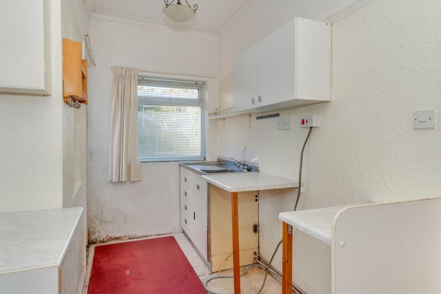 71 Hutcliffe Wood Road, Sheffield photo 3
