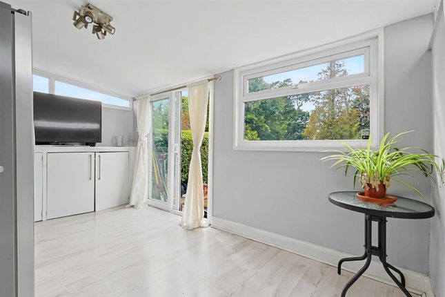 95, Seymer Road, Romford photo 4