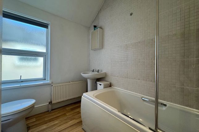 room 5 90, Colwick Road, Nottingham photo 5