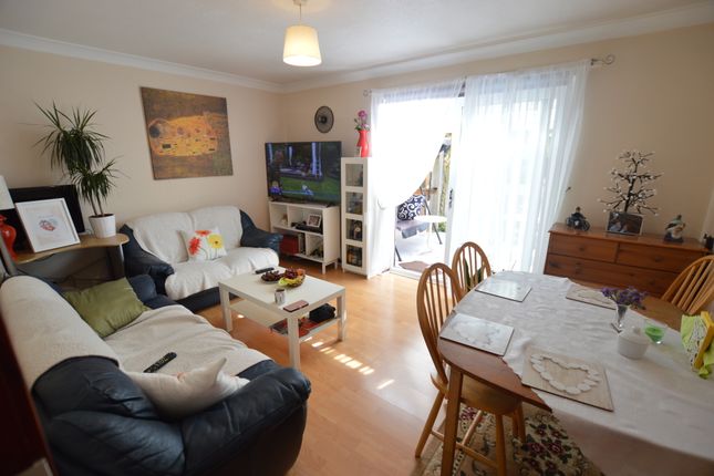 44, Sumburgh Way, Slough photo 4