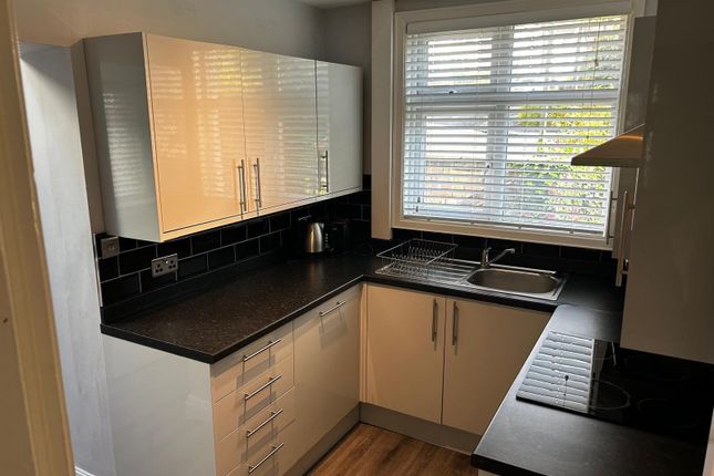 Buckingham Drive, Leeds photo 3