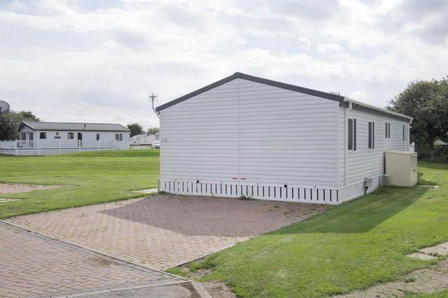 Holiday Home, 2019 Willerby Clearwater Lodge, Central Ave, Driffield photo 4