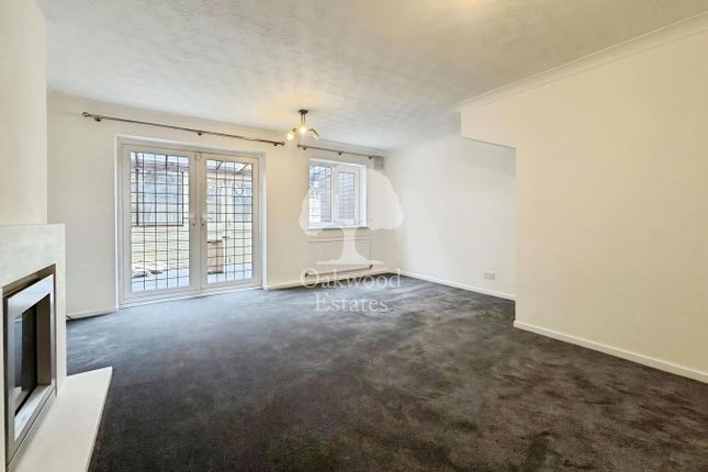 8, Garnet Close, Slough photo 2