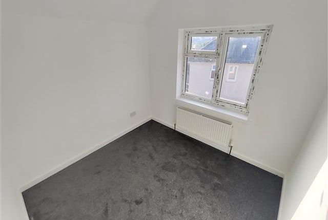 17, STOURBRIDGE photo 5