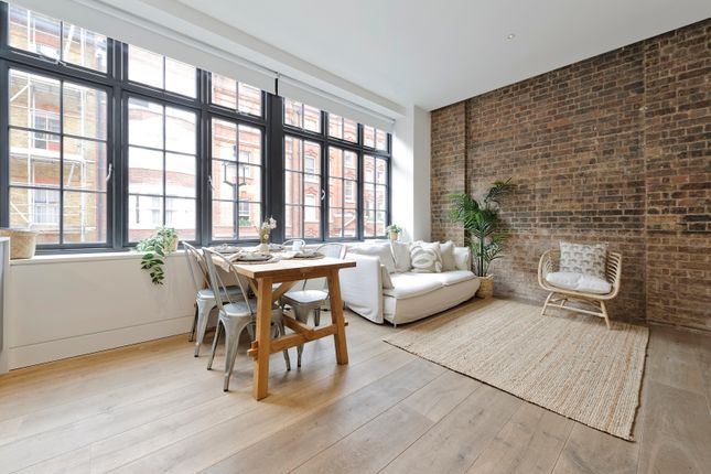 Flat 1, 83, Great Titchfield Street, London photo 4