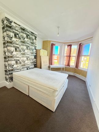 Spacious 3Â€“4 Bedroom Flat Â€“ Flexible Layout Â€“ Tottenham / Seven Sisters