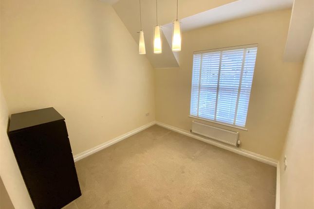 Flat to rent in The Bowers, Durham