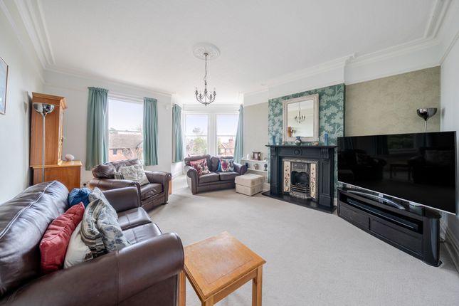 Flat 3, Roseness, 19 Salisbury Avenue, Harpenden photo 3