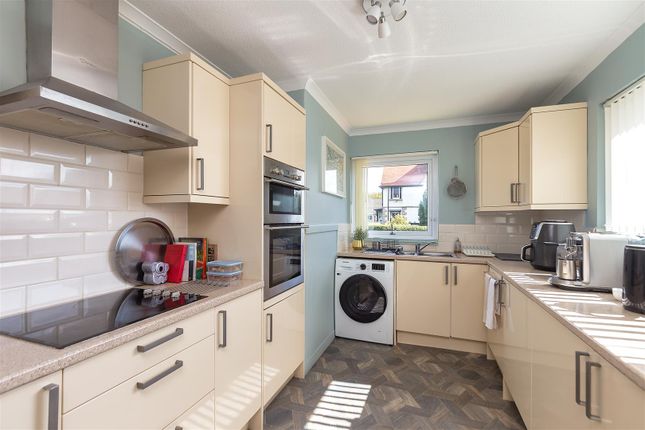 3, St. Johns Court, Norton Road, Morecambe photo 4