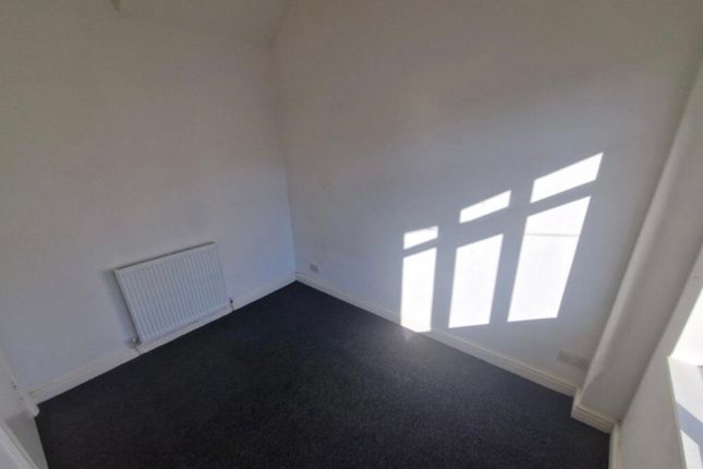 Flat 4, 2-4, Athol Road, Manchester photo 3
