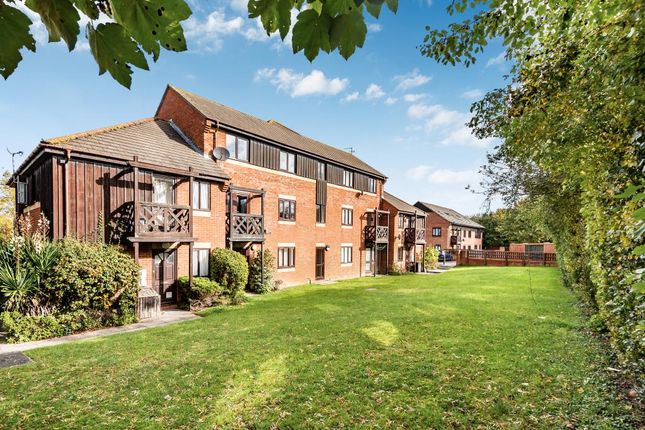 Flat to rent in Roebuck Court, Didcot