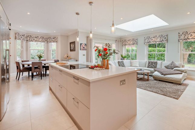Bridge View, 136, Chobham Road, Berkshire photo 4
