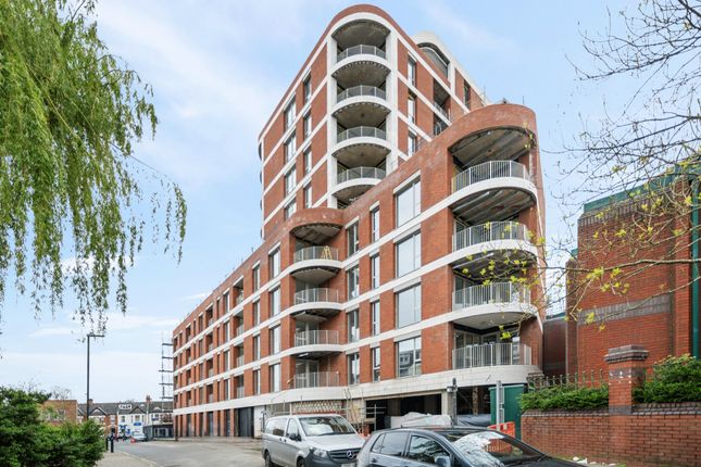 Thumbnail Flat to rent in Orla Lodge Penthouse, Harrow