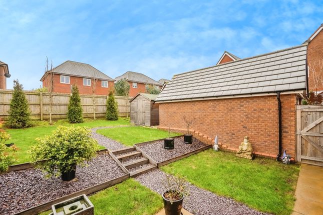 110, Lave Way, Caldicot photo 2