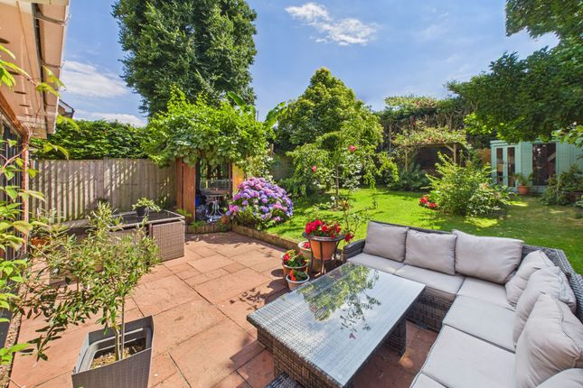 4 Ross Close, Nottingham photo 4