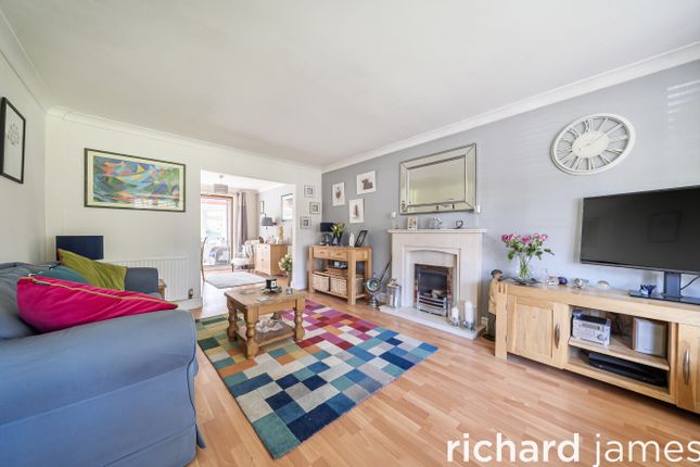 23, Grosmont Drive, Swindon photo 2