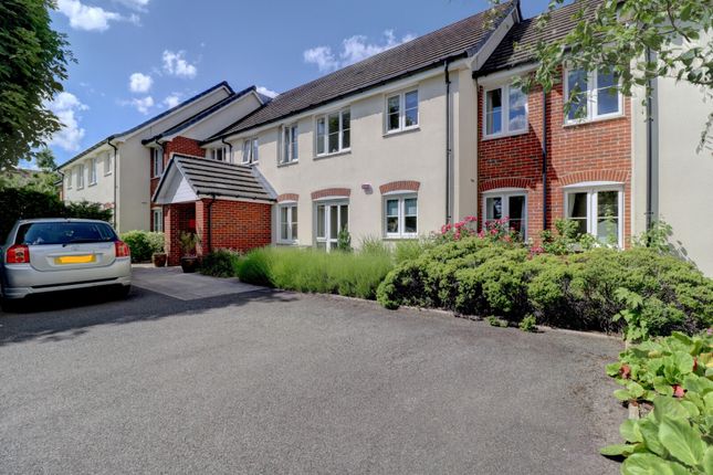 Thumbnail Flat for sale in Penn Road, Hazlemere, High Wycombe