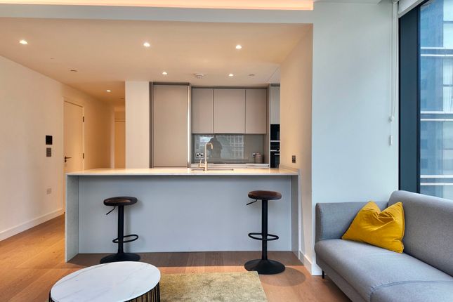 Flat to rent in Apartment, Marsh Wall, London
