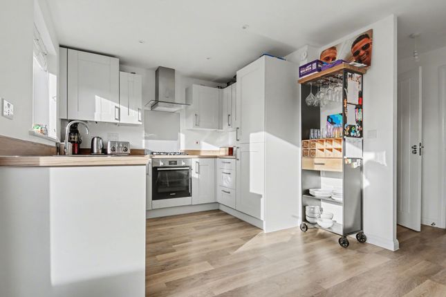 194 Kingsman Drive, Southampton photo 4