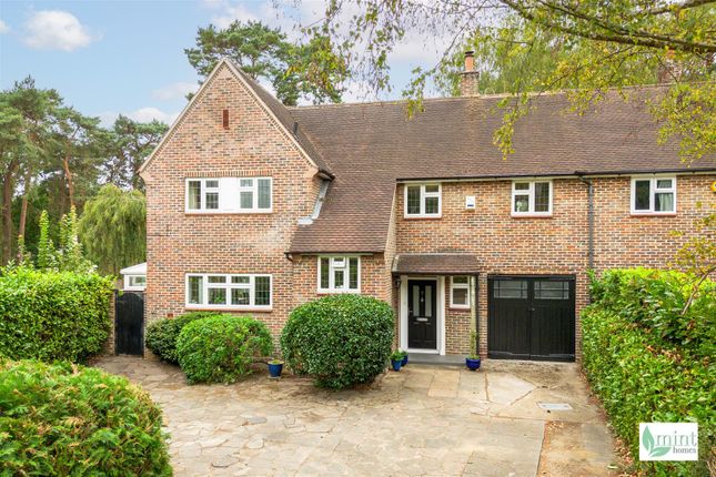 7 Priory Close - Watermark-1.Jpg