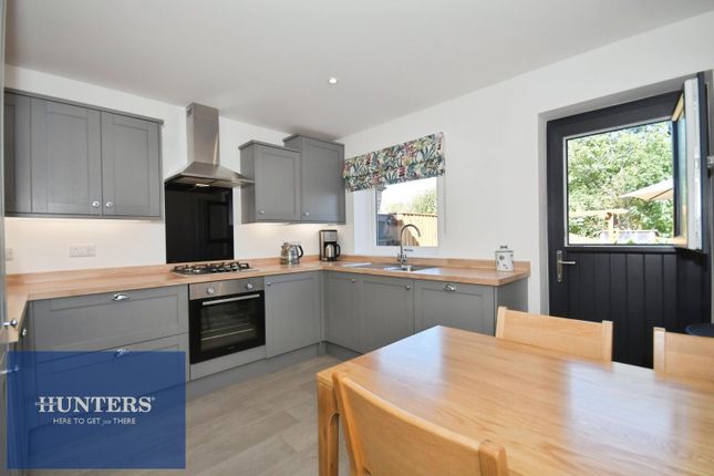 5, Williamthorpe Drive, Chesterfield photo 4