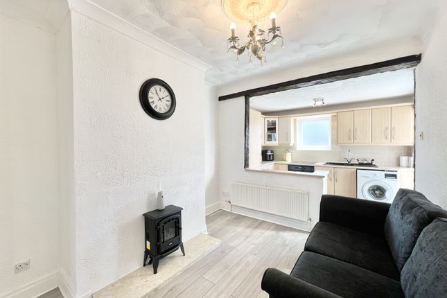 34, Crofton Avenue, Bispham photo 4