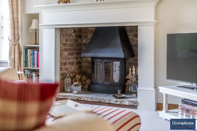 2 Blue Ball Cottage, Asheridge, Chesham photo 4
