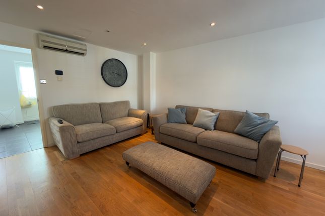 1, Ivy Court, London photo 2
