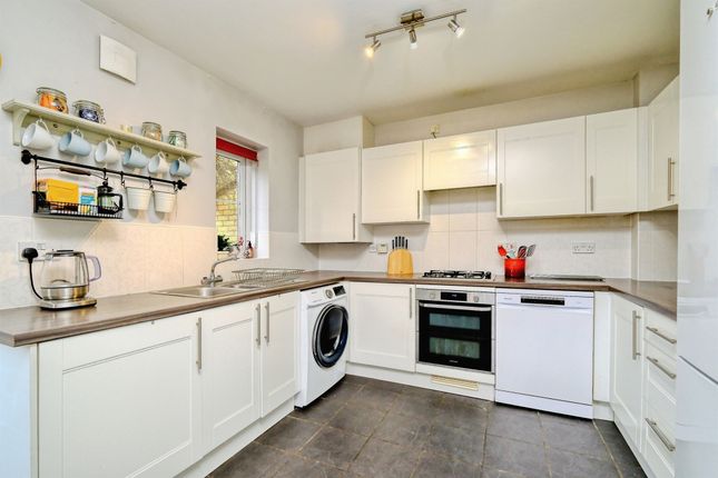 38, Woodbury Rise, SALISBURY photo 2