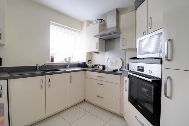 47 Deans Park Court Kingsway, Stafford photo 4