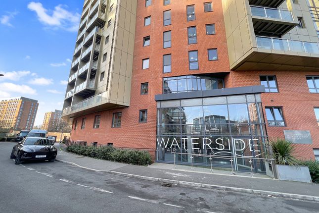 Penthouse to rent in Montague, Gotts Road, Leeds City Centre