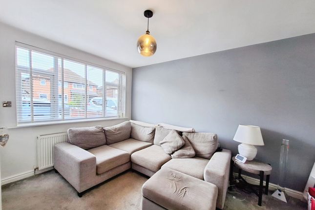 62, Annable Road, Bredbury photo 3